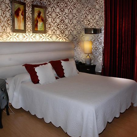 Hotel Villa De Cacabelos Ngoại thất bức ảnh
