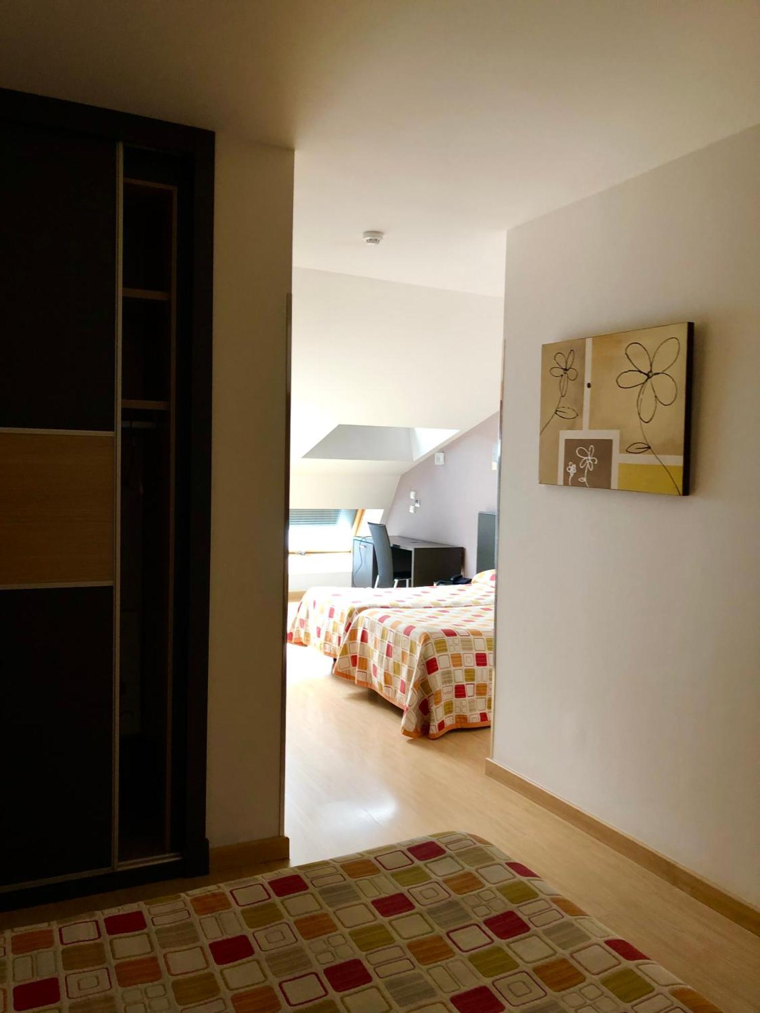 Hotel Villa De Cacabelos Ngoại thất bức ảnh