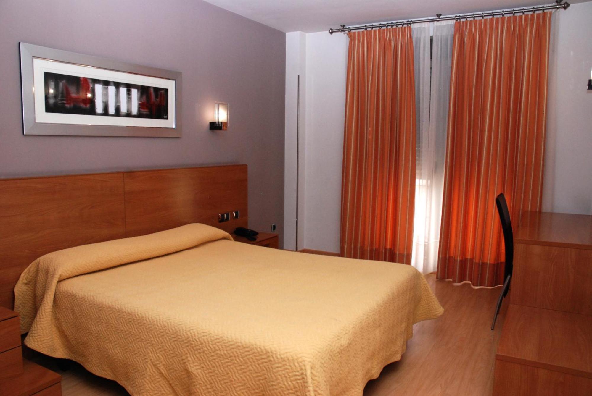Hotel Villa De Cacabelos Ngoại thất bức ảnh