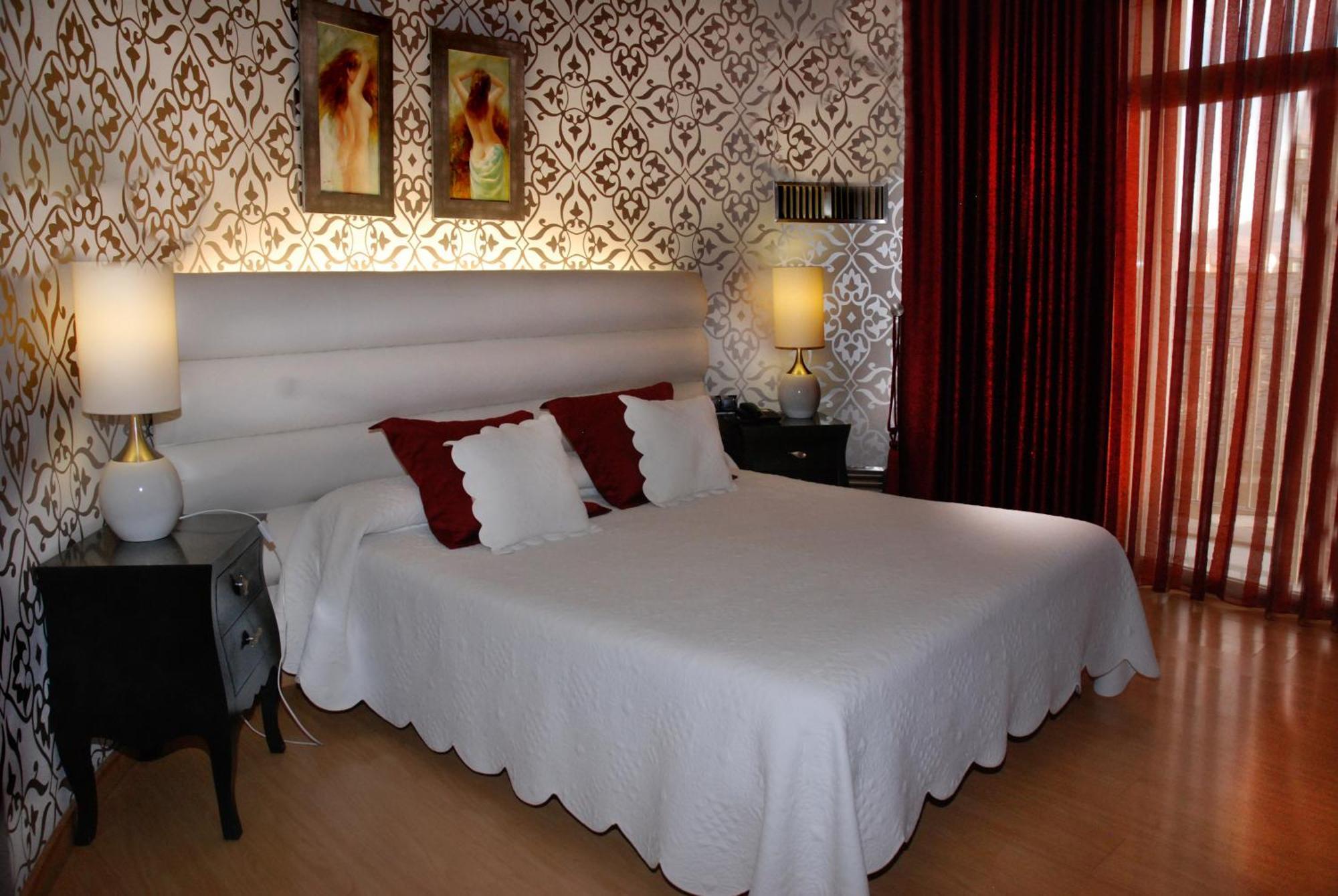 Hotel Villa De Cacabelos Ngoại thất bức ảnh