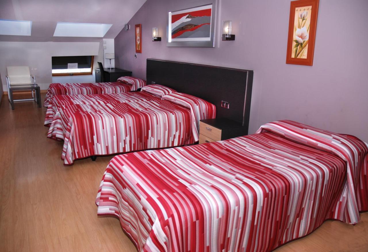 Hotel Villa De Cacabelos Ngoại thất bức ảnh