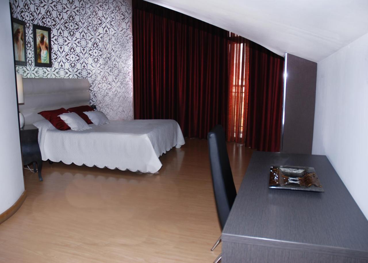 Hotel Villa De Cacabelos Ngoại thất bức ảnh