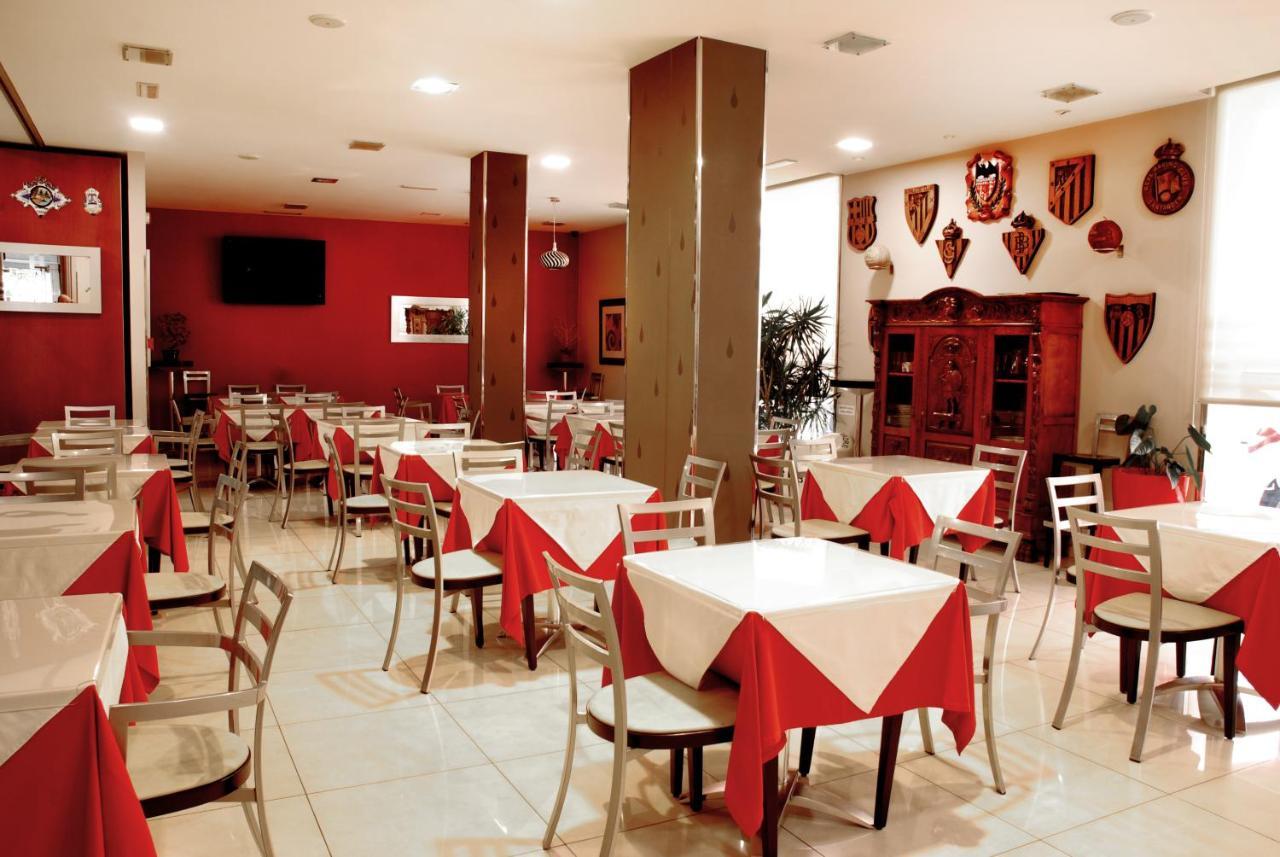 Hotel Villa De Cacabelos Ngoại thất bức ảnh
