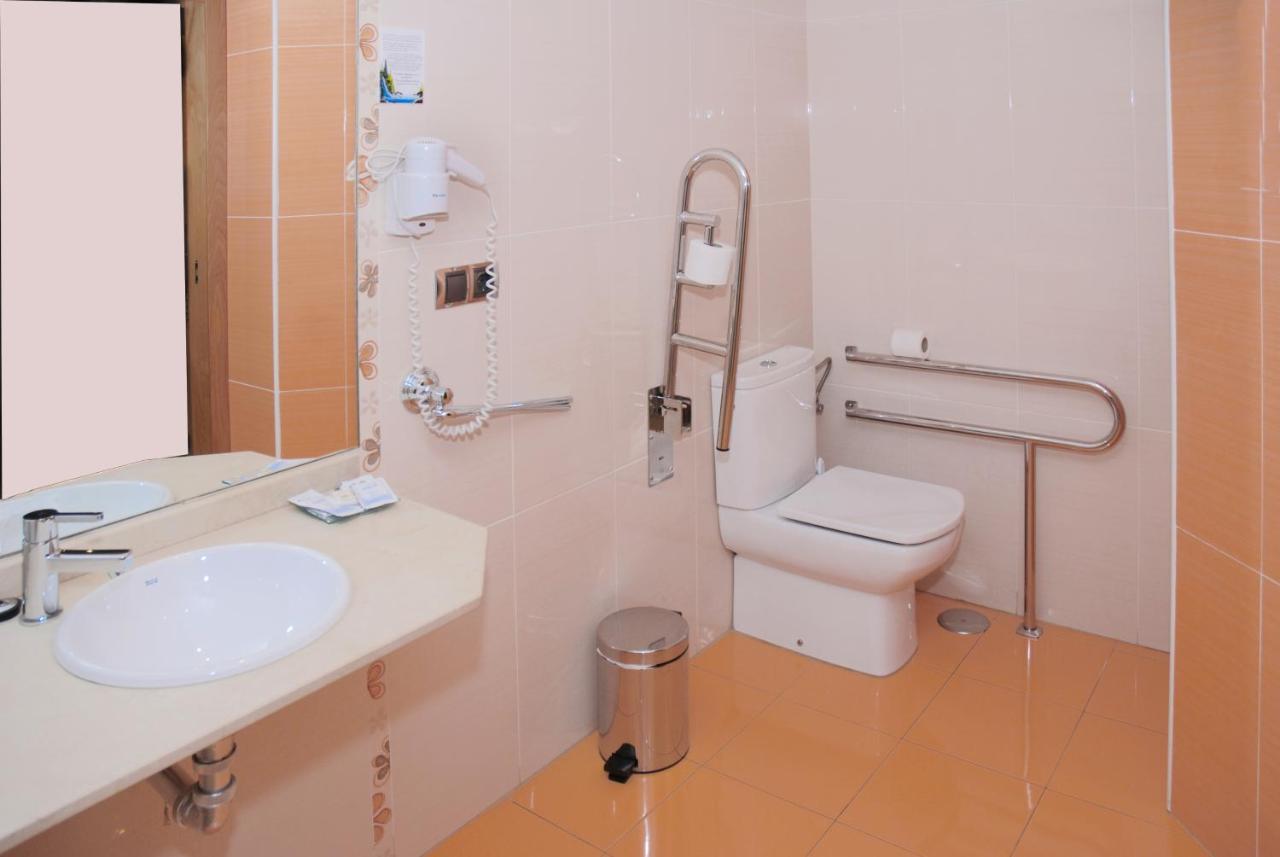 Hotel Villa De Cacabelos Ngoại thất bức ảnh