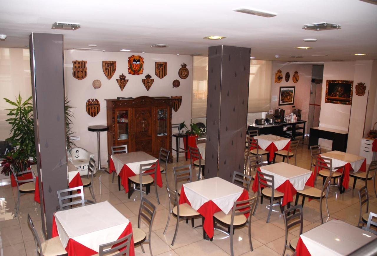 Hotel Villa De Cacabelos Ngoại thất bức ảnh