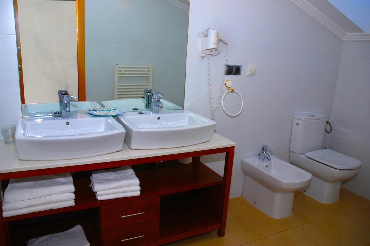 Hotel Villa De Cacabelos Ngoại thất bức ảnh