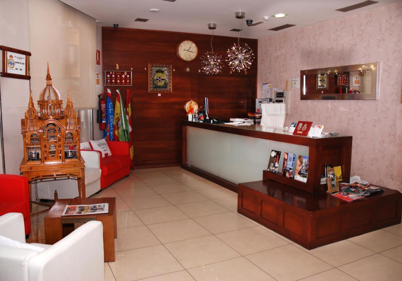 Hotel Villa De Cacabelos Ngoại thất bức ảnh